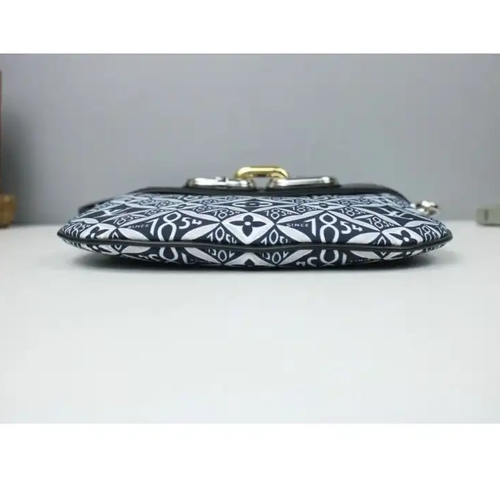 Fashionrepsfam ru LV 205B570012 Bags 0808